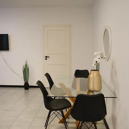 M101 1 Apartment *